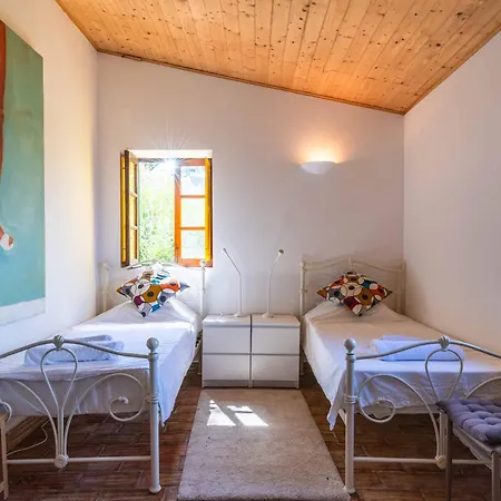 Eiras Altas Grande By Portucasa Corte Vidreiro