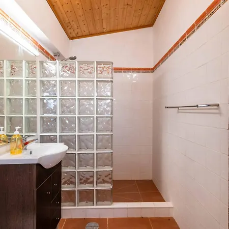 Eiras Altas Grande By Portucasa Corte Vidreiro