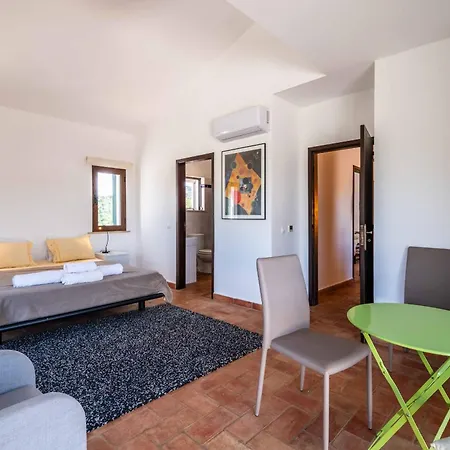 Villa Eiras Altas Grande By Portucasa Corte Vidreiro