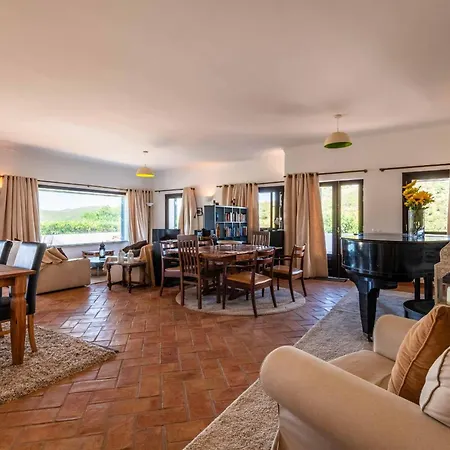Villa Eiras Altas Grande By Portucasa