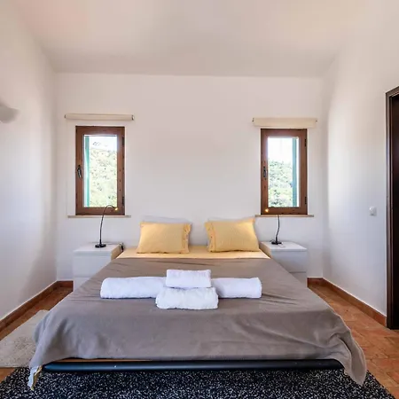 Villa Eiras Altas Grande By Portucasa Corte Vidreiro