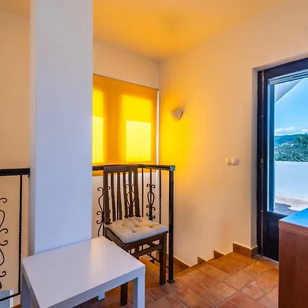 Villa Eiras Altas Grande By Portucasa