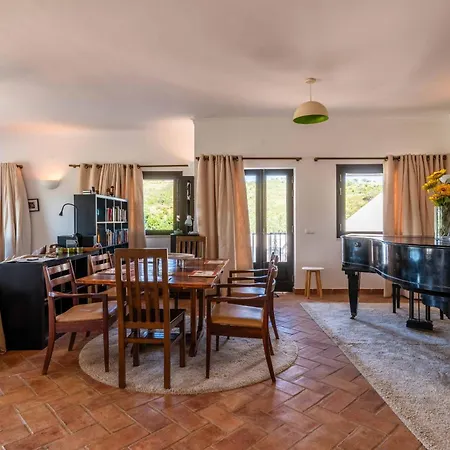 Villa Eiras Altas Grande By Portucasa