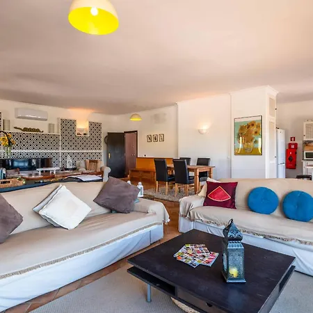 Villa Eiras Altas Grande By Portucasa Corte Vidreiro