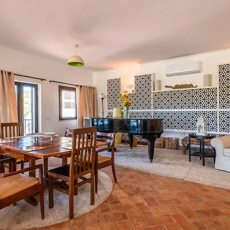 Villa Eiras Altas Grande By Portucasa