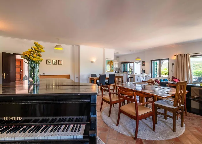 Eiras Altas Grande By Portucasa