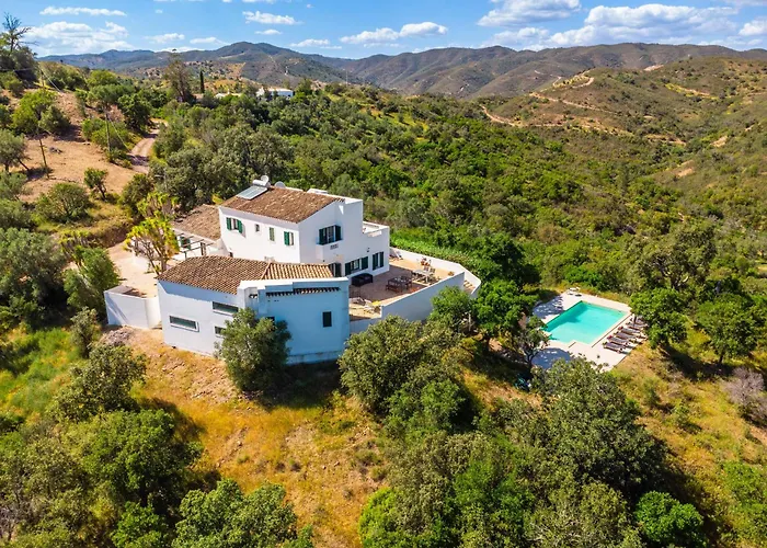 Villa Eiras Altas Grande By Portucasa Corte Vidreiro