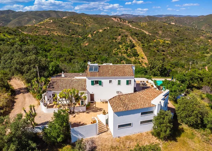 Eiras Altas Grande By Portucasa