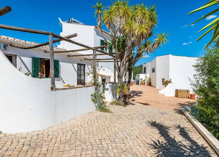 Villa Eiras Altas Grande By Portucasa Corte Vidreiro